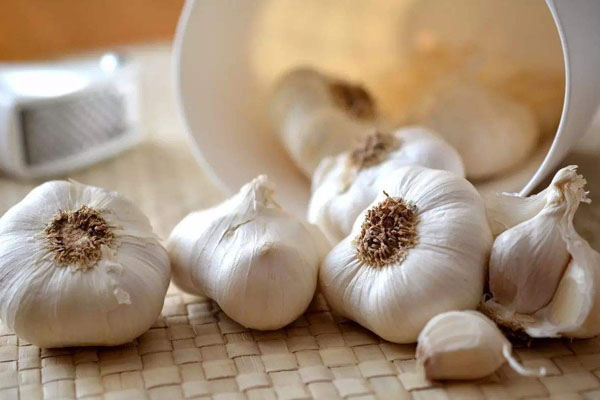 吃大蒜對什么有哪些好處？